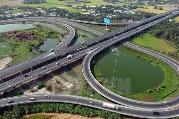 Công ty Mỹ vào Việt Nam, Trung Quốc thầu cao tốc Bắc-Nam, PVN gặp khó khăn