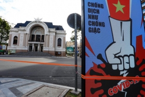 Việt Á và khủng hoảng y tế phơi bày suy thoái chính trị