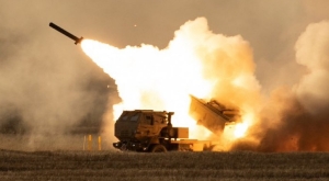 Chiến tranh tại Ukraine leo thang về khí tài và quân số
