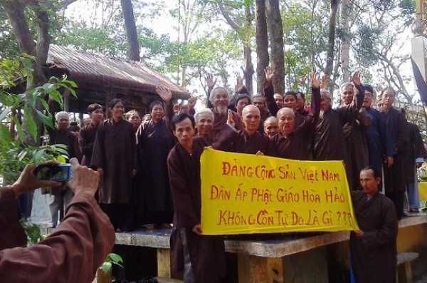Tự do tôn giáo ở Việt Nam : Việt Nam nói có, Hoa Kỳ nói không