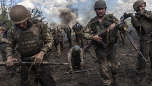 Nga gia tăng oanh kích, Ukraine cực lực chống trả