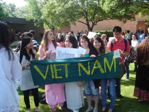 Người Việt Nam nghĩ gì về lựa chọn của họ khi đi du học ?