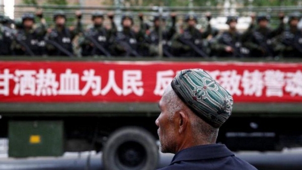 Chính sách đồng hóa người Uighur của Trung Quốc bị lô tẩy