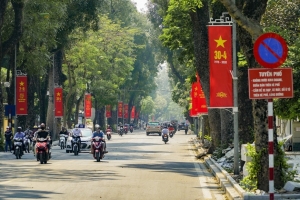 Việt Nam nghỉ lễ 30 tháng Tư ‘tiết kiệm nhất’ khi kinh tế khó khăn