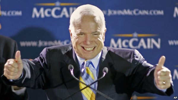 Vì sao Thượng nghị sĩ McCain thăm ‘di sản cha ông’ ở Cam Ranh ?