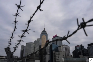 Người Hong Kong đang xóa bỏ tàn tích quá khứ tự do của họ