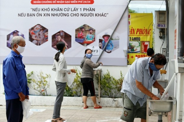 Từ chối tiền hỗ trợ, hạ nguồn sông Mekong, ATM phát gạo, tù nhân lương tâm