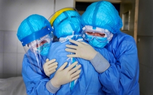 Nhân viên y tế Việt Nam ‘ngoan’ nhất thế giới ?