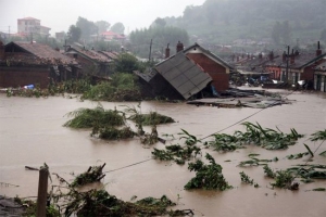 Lũ lụt miền Bắc, bờ biển ô nhiễm, tàu Trung Quốc chìm trong lãnh hải Việt Nam