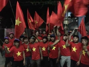 Nhóm cờ đỏ, phụ nữ Việt ở Malaysia, người Việt ở Campuchia