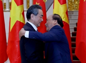 Bãi Tư Chính : Việt Nam chịu khuất phục hay dám đối đầu trước Trung Quốc ?