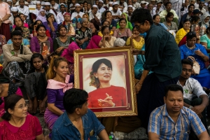 Myanmar được nhắc trở lại : bà Aung San Suu Kyi và người Rohingya