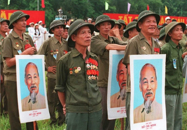Việt Nam &quot;vũ khí hóa&quot; ông Hồ Chí Minh trong cuộc chiến Nga-Ukraine
