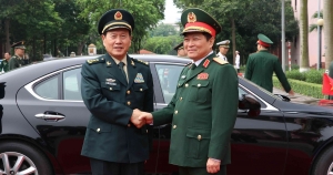 Bộ trưởng quốc phòng Trung Quốc và tàu chiến Pháp đến Việt Nam