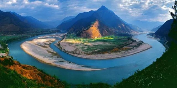Lý Khắc Cường : &quot;Sông Hoàng Hà và sông Dương Tử sẽ không chảy ngược dòng&quot;