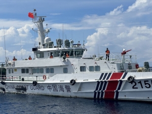Tàu Trung Quốc quấy rối tàu Philippines trong vùng EEZ của Manila