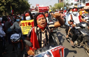 Quân đội Miến Điện thẳng tay tàn sát người biểu tình