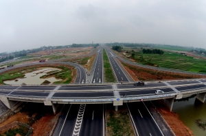 Nghi vấn về giá xây đường cao tốc đắt nhất thế giới ở Việt Nam