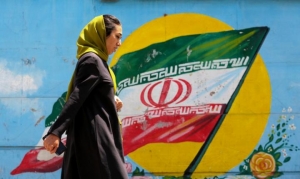 Điểm báo Pháp - Mỹ bóp nghẹt về dầu lửa Iran