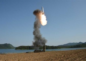 Điểm tin báo chí Pháp - Hỏa tiễn liên lục địa Bắc Triều Tiên