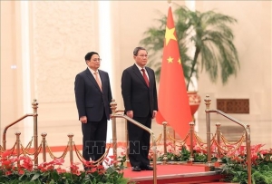 Phạm Minh Chính sang gặp Thủ tướng Trung Quốc : bị gọi hay tự nguyện ?