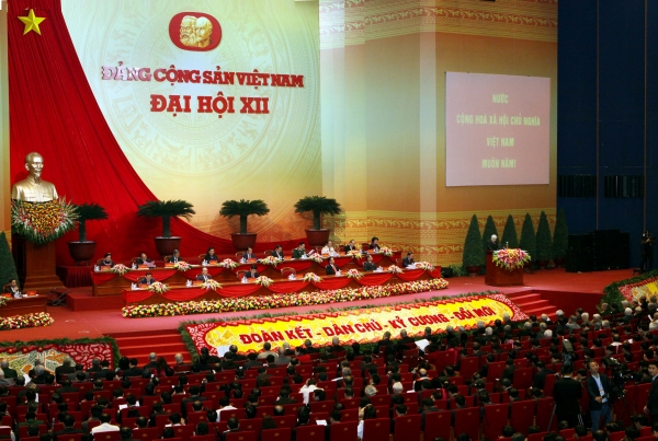 Đảng cộng sản Việt Nam phân rã cùng cực, lo sợ sụp đổ