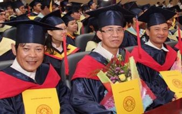 Đào tạo thêm 9000 tiến sĩ và những &quot;căn bệnh&quot; trong xã hội Việt Nam