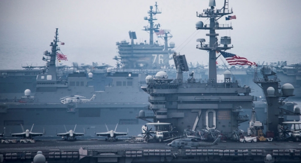 Hàng không mẫu hạm Mỹ thách thức Trung Quốc trên Biển Đông