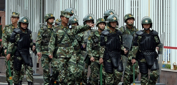 Trung Quốc mở cửa khẩu mới, trại giam người Ngô Duy Nhĩ, kiểm soát tôn giáo