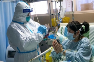 Trung Quốc và Covid-19 : nguy cơ cao cho nhân viên y tế