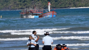 Úc không nhận thuyền nhân Việt, Trung Quốc tiếp tục tiếp cận Việt Nam