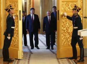Điểm tuần báo Pháp : Nga-Trung đe dọa hòa bình thế giới