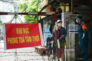 Việt Nam chạy theo úp sọt Covid đến bao giờ ?