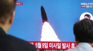 Kim Jong-un bắn thử tên lửa trong tuyệt vọng