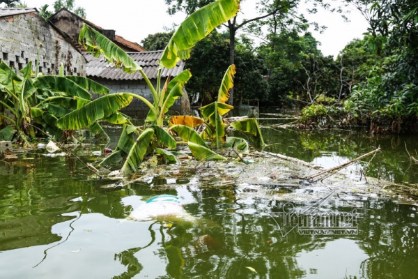 Từ rác thải ở Chương Mỹ, nghĩ tới khủng hoảng ‘thừa’, ‘thiếu’ ở Việt Nam