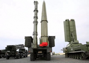 Thổ mua SS-400, Nga và tên lửa mới, Ukraine bắt nghi can bắn máy bay