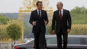 Điểm tin báo chí Pháp - Macron và Putin nắn gân nhau