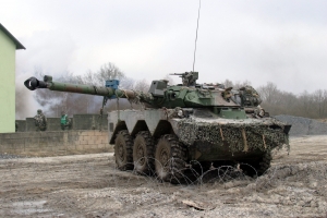Điểm báo Pháp - Pháp chuyển giao xe tăng  cho Ukraine