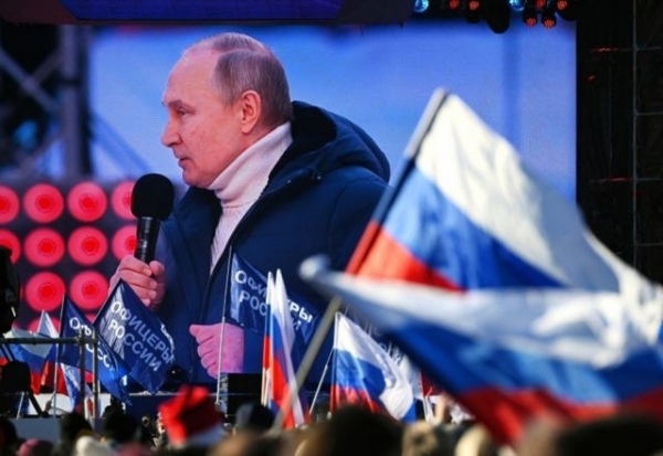 Lỡ gây chiến ở Ukraine, Putin bối rối giải thích và kêu gọi ủng hộ