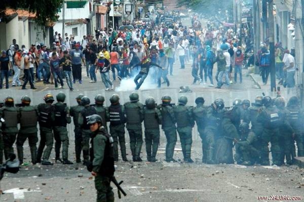 Tình hình Venezuela : khó trở lại điểm khởi đầu