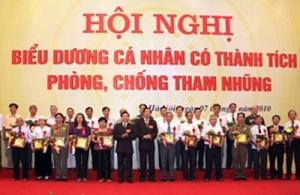 Vì sao tham nhũng ở Việt Nam mãi không giảm ?