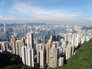 Bị rút qui chế đặc biệt, Hồng Kông và Bắc Kinh nhảy dựng
