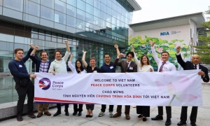 Nhóm tình nguyện Peace Corps đầu tiên đã đến Việt Nam