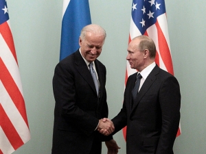 Putin thách thức Biden