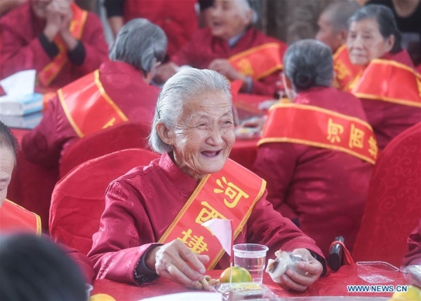 Người già Trung Quốc là nạn nhân của những sai lầm trong đại dịch