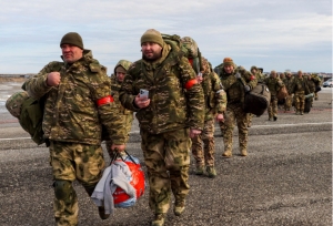 Nga đang rất khốn đốn trên chiến trường Ukraine nhưng càng cố ra vẻ hung hăn