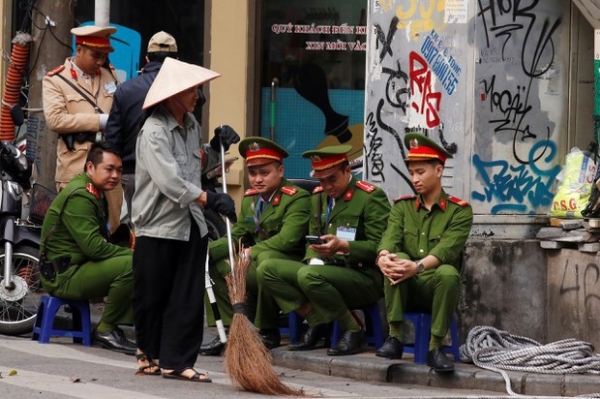 Lấy đạo đức, lối sống làm thước đo đánh giá cán bộ : phi thực tế !