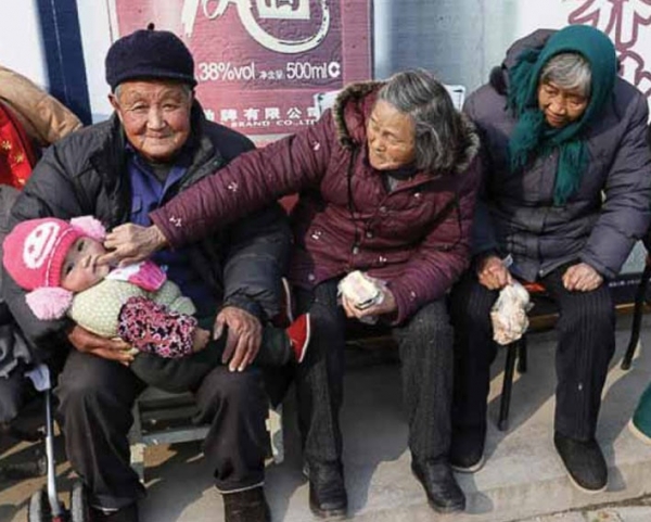 Điểm báo Pháp – Trung Quốc : dân số giảm mạnh và lão hóa