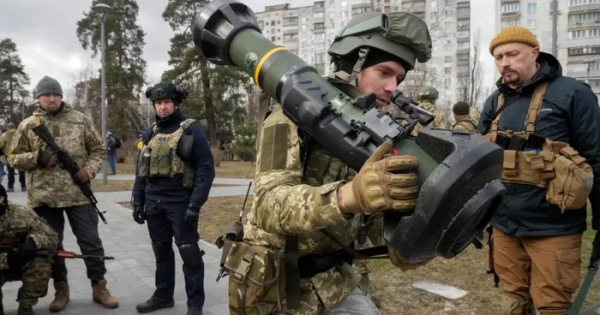Cung cấp vũ khí hạng nặng cho Ukraine…