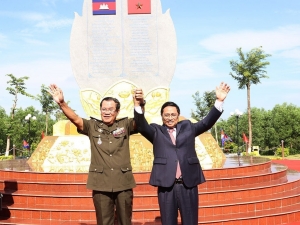 Việt Nam – Campuchia : Hà Nội muốn thắt lại quan hệ ?